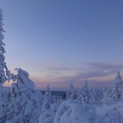 天空中的芬兰于韦斯屈莱市